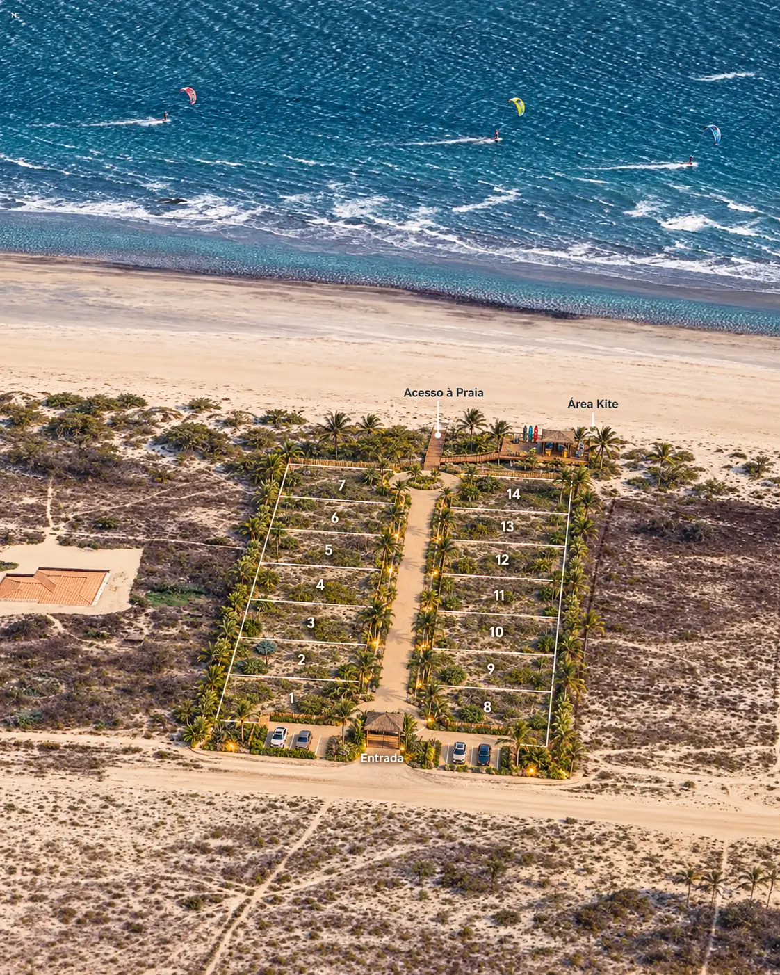 Vista aérea conceitual do loteamento com entrada, rua central, acesso à praia e área kite